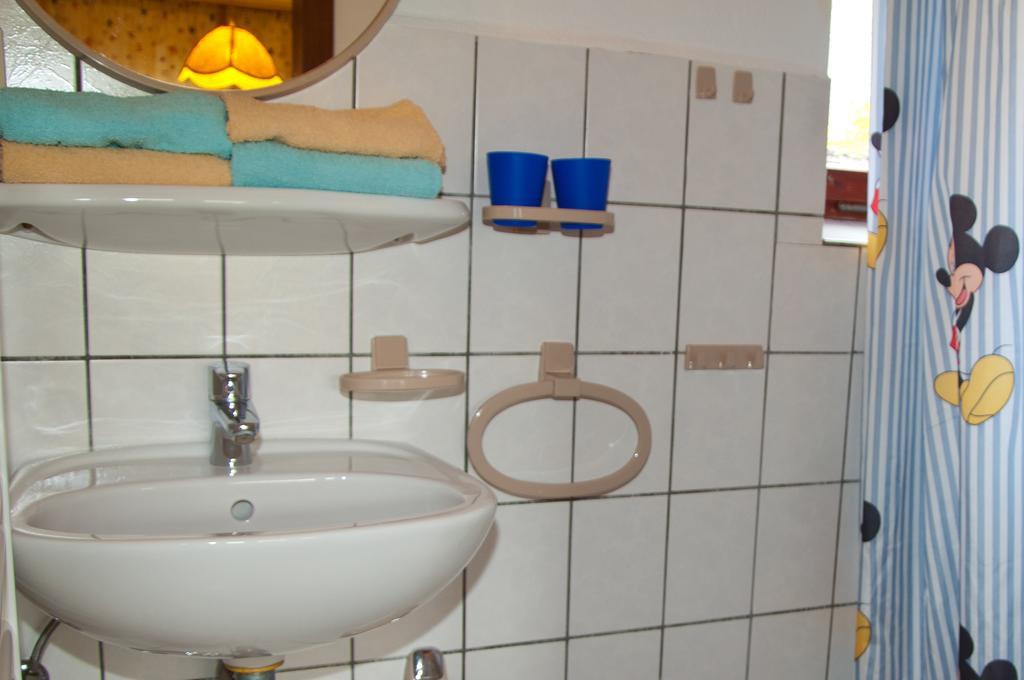 Ferien Unterm Reetdach In Gohren Otel Goehren  Dış mekan fotoğraf