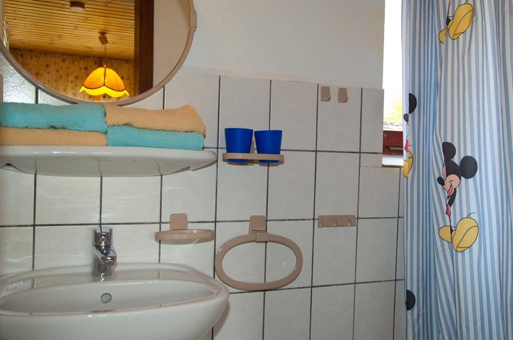 Ferien Unterm Reetdach In Gohren Otel Goehren  Dış mekan fotoğraf