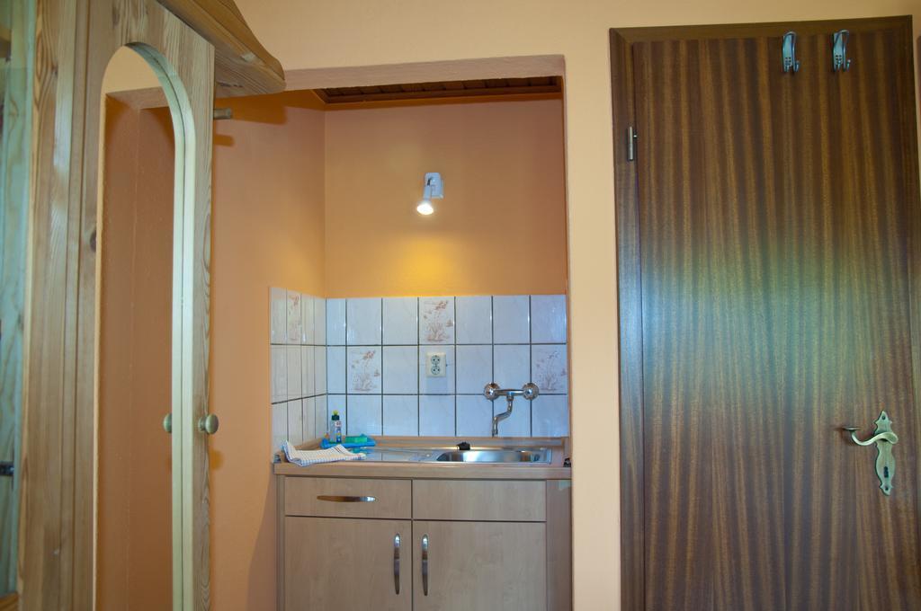 Ferien Unterm Reetdach In Gohren Otel Goehren  Dış mekan fotoğraf